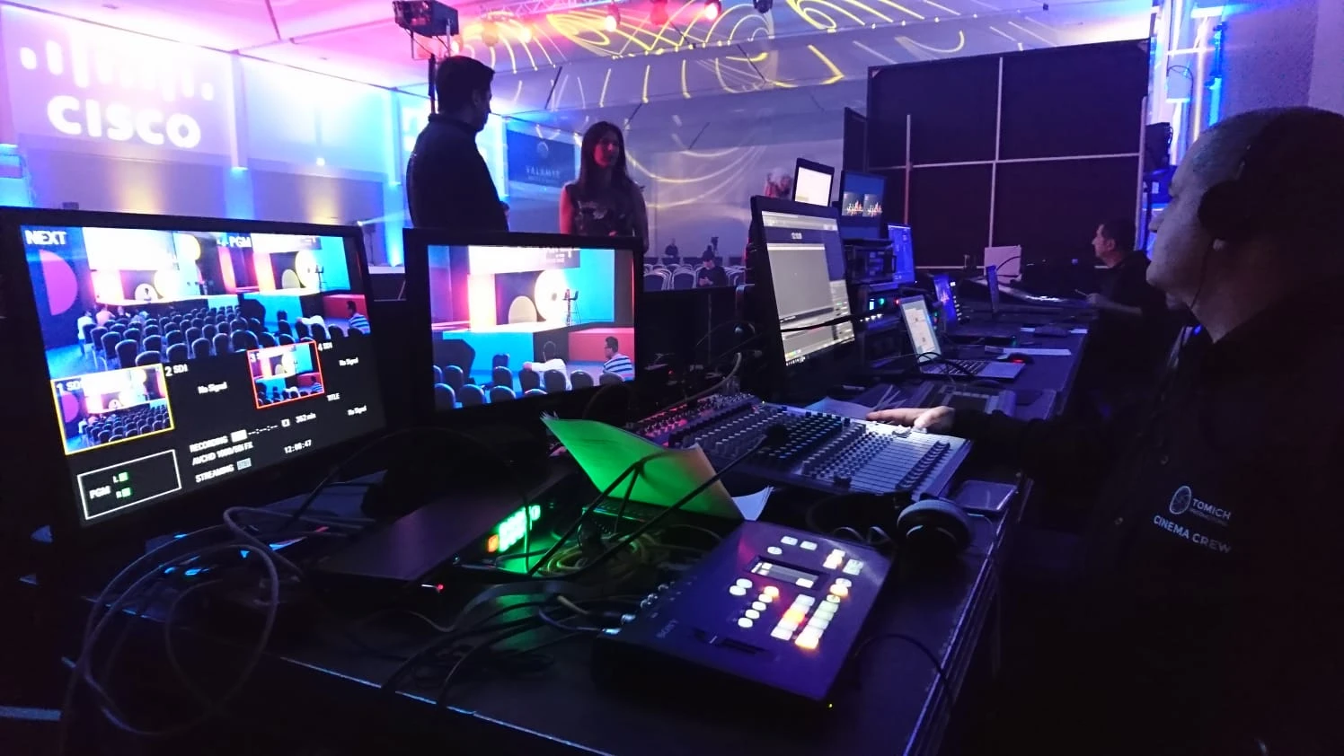 LIVE STREAMING